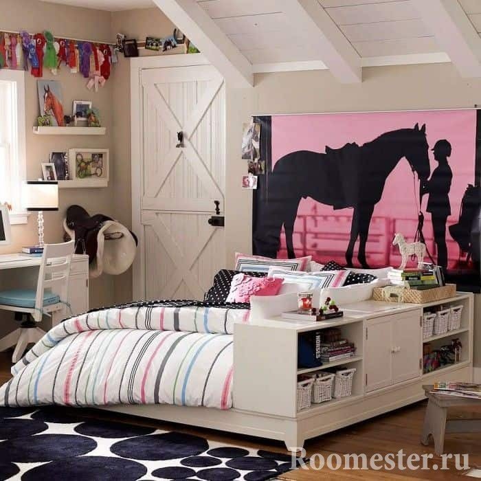 Кровать с полками в дизайне комнаты для девочки подростка