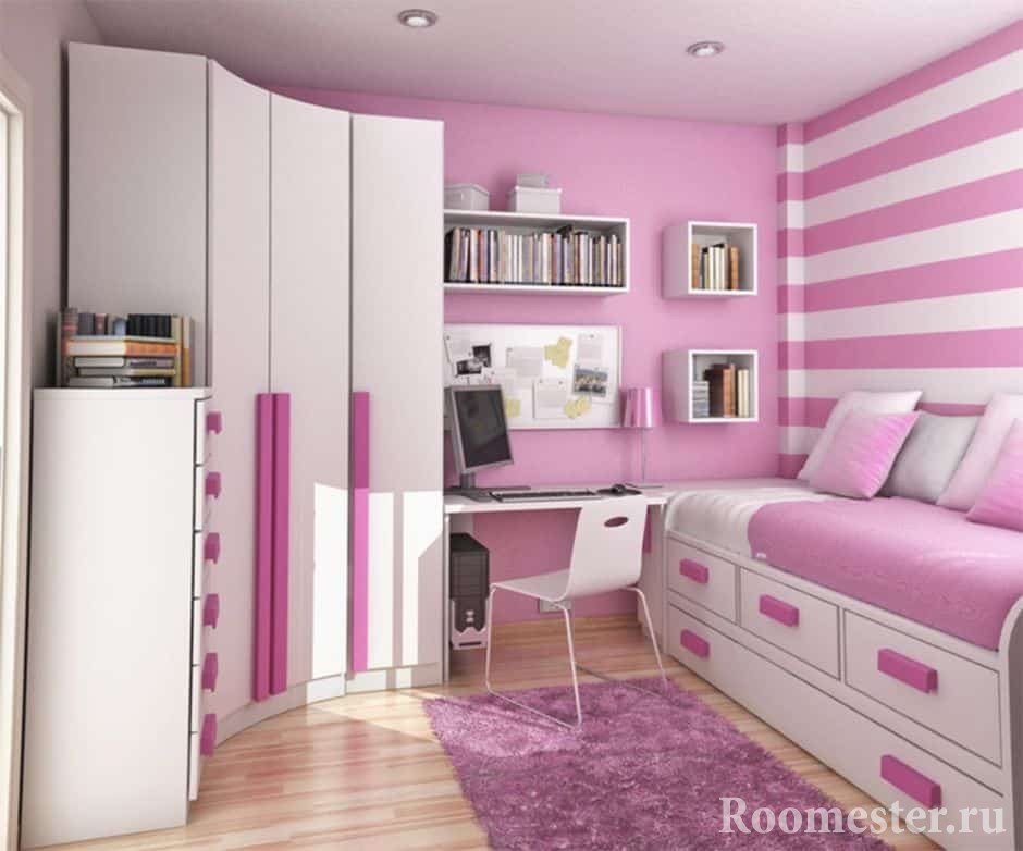 Розово-белая комната для девочки