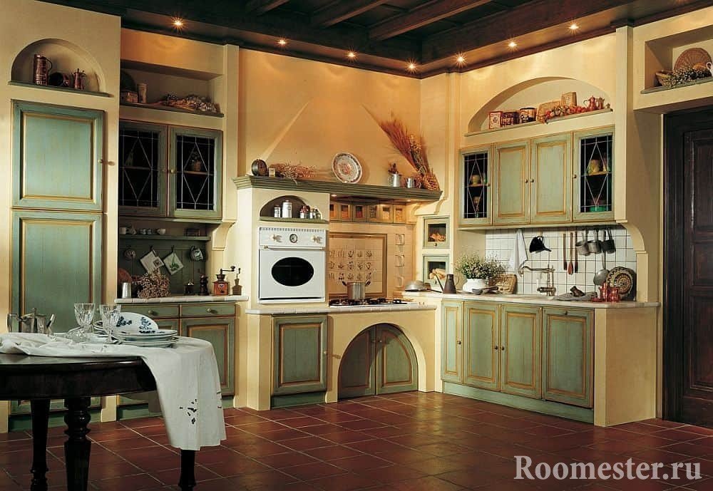Дизайн кухни в деревенском стиле - примеры интерьера