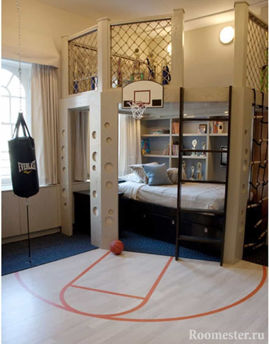 Спальное место на баскетбольной площадке