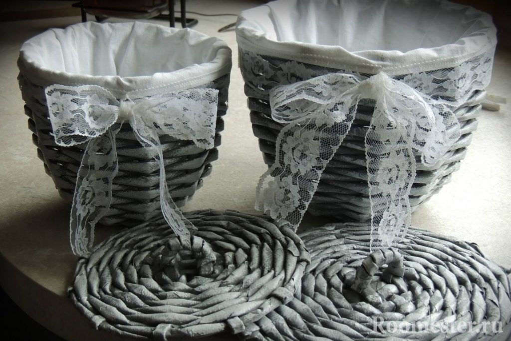Плетенные вазы из бумажных трубочек
