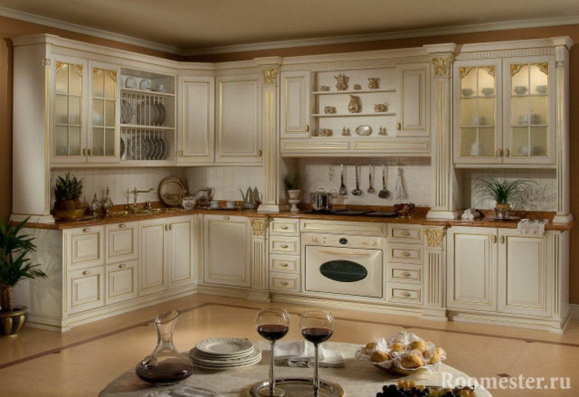 Дизайн классической кухни в белом цвете