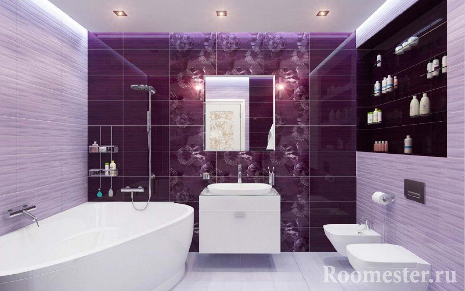 Ванная комната с фиолетовой плиткой