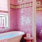 Кафельная мозаика в розовых цветах