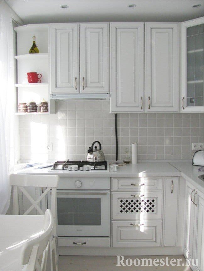 Белая кухня для квартир хрущевок