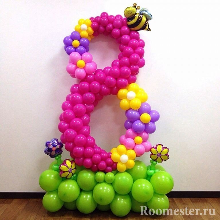Цифра 8 из воздушных шаров