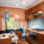 Бежево-голубая кухня