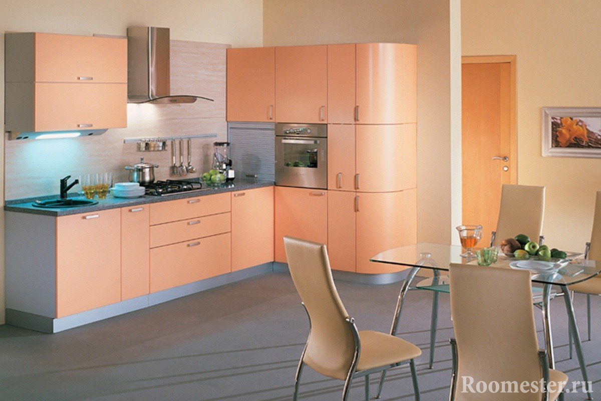 Кухонная мебель персикового цвета