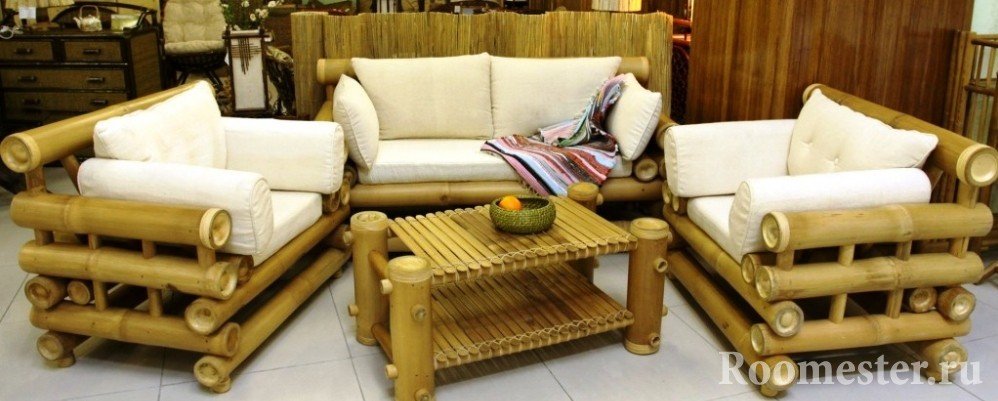 Мебель из бамбука с подушками