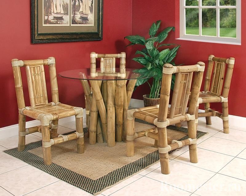 Столик и стулья из бамбука