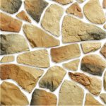 Камни разной формы на плитке