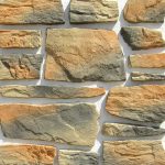 Камни разных оттенков на плитке