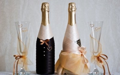 Декор свадебных бутылок шампанского своими руками +50 фото