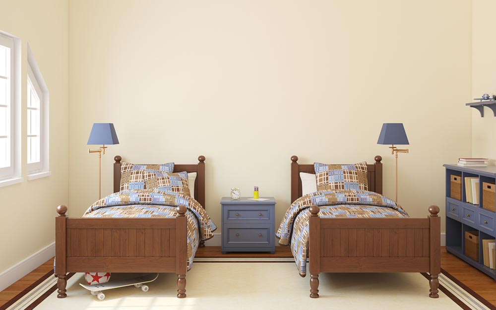 Кровати с одинаковым дизайном в детской для двух мальчиков