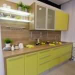 Желтая мебель на кухне