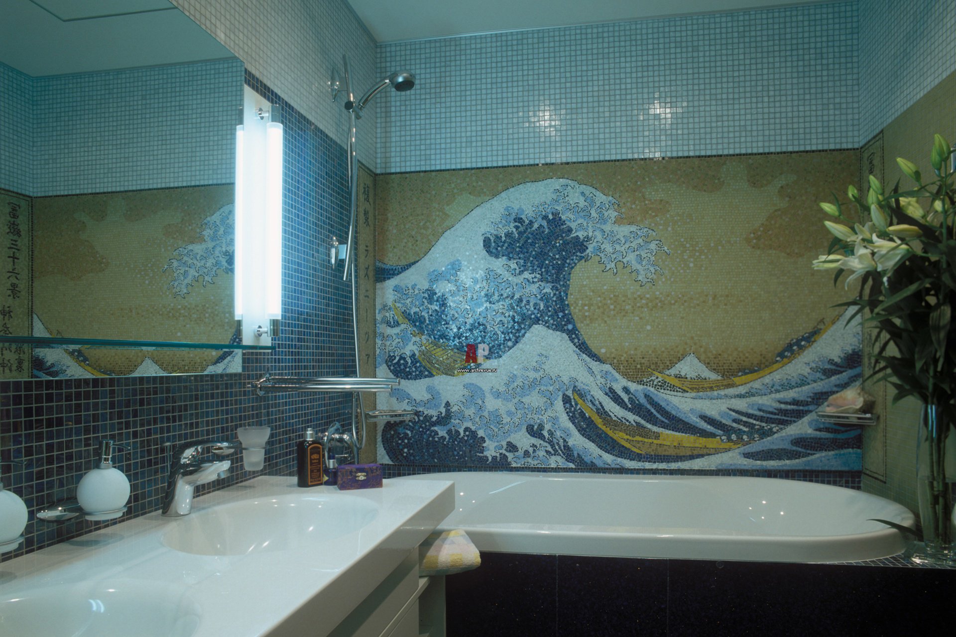 Картина из мозаики в ванной
