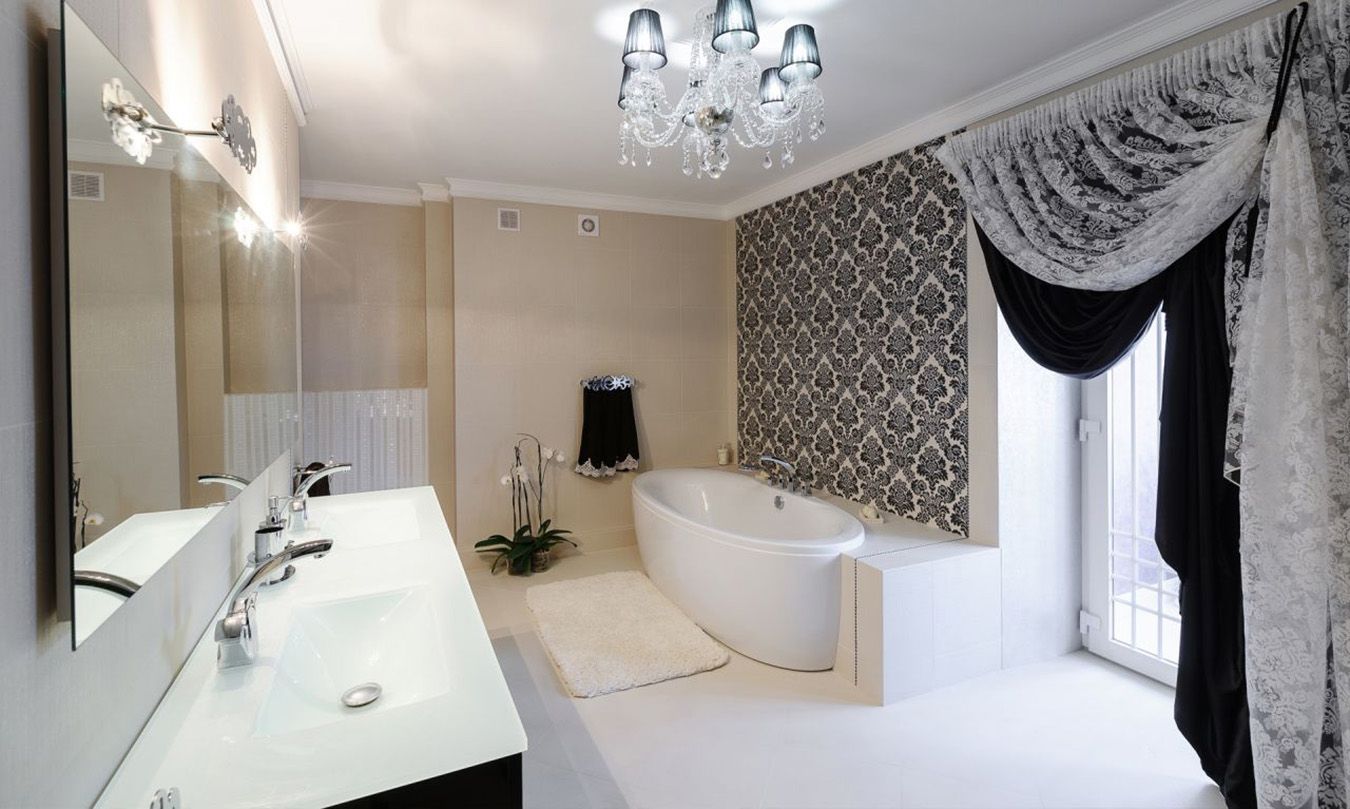 Декор черно-белой ванной комнаты