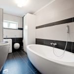 dizajn cherno beloj vannoj komnaty 65 150x150 - Дизайн ванной комнаты в черно-белом цвете