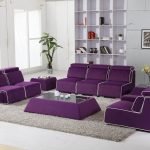 Фиолетовая мебель в гостиной