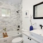 dekor plitki v vannoj 39 150x150 - Идеи декора ванной комнаты плиткой +40 фото