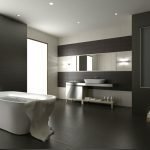 Современная ванная комната с темной плиткой
