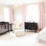 Светлая комната для новорожденного