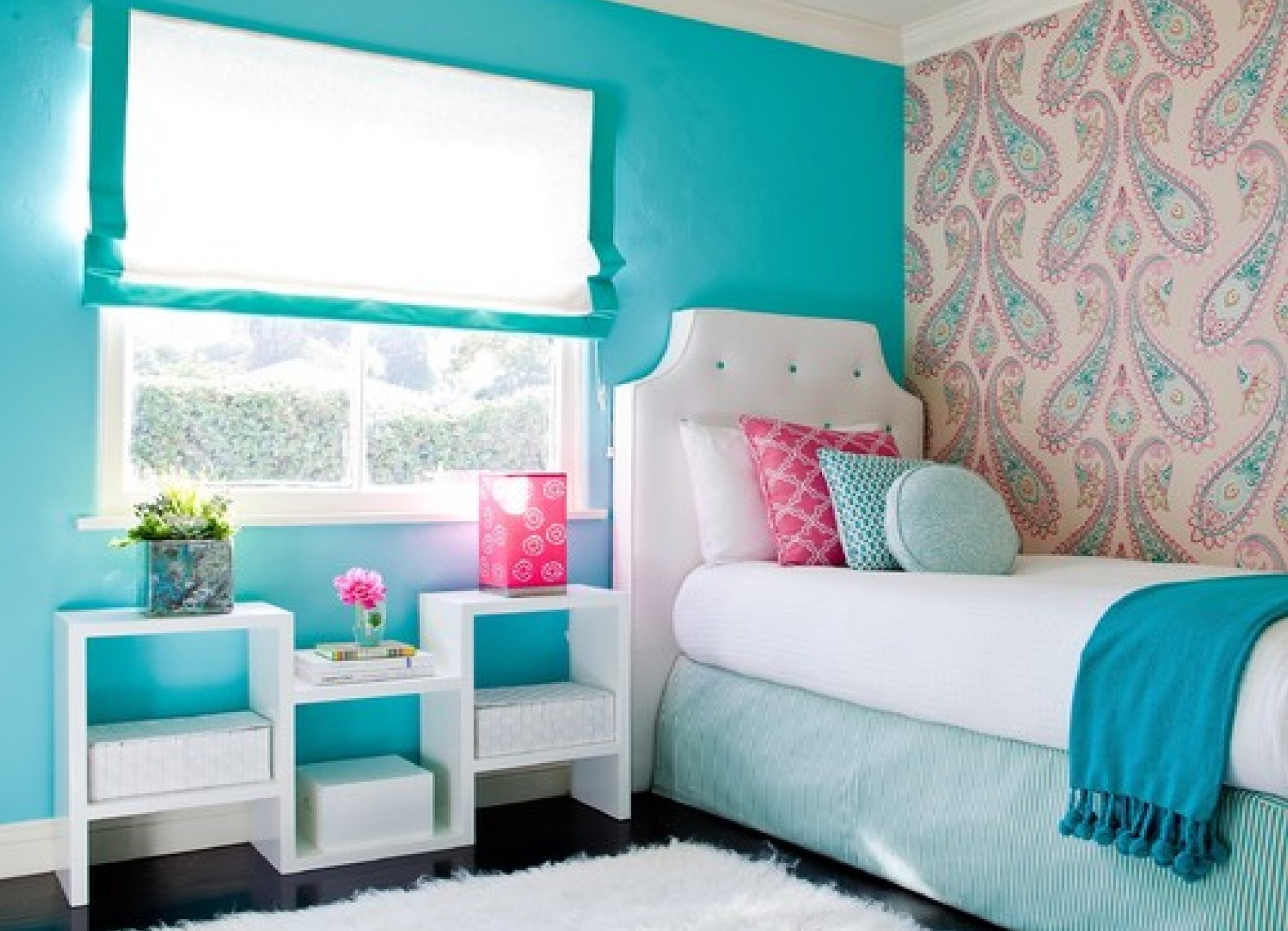 Room tone. Комната в розово голубых тонах. Бирюзовая комната для девочки. Детская комната в бирюзовом цвете. Комната для девочки в голубых тонах.