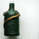 Змея вокруг бутылки