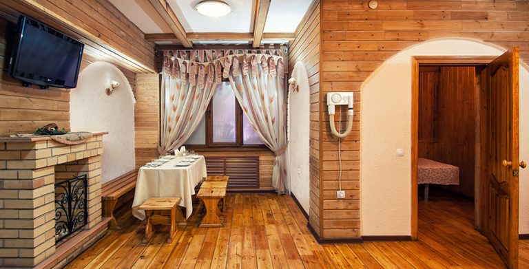 Маленькая комната отдыха в бане дизайн интерьера