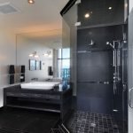 Черный цвет в дизайне ванной комнаты