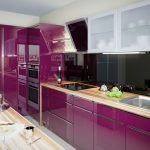 Глянцевая фиолетовая кухня
