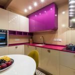 Дизайн фиолетовой кухни с подсветкой