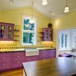 Фиолетово-желтая кухня