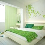 Дизайн бело-зеленой спальни
