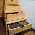 Хранение вещей в лестнице