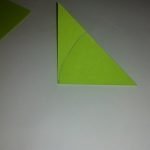 Слаживаем лист в треугольник