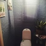 Фактурный кафель в дизайне туалета