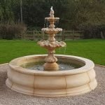 Многоуровневый фонтан со встроенным насосом