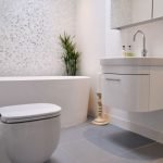 dizajn beloj vannoj komnaty 16 150x150 - Белая ванная комната: дизайн интерьера