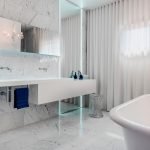 dizajn beloj vannoj komnaty 49 150x150 - Белая ванная комната: дизайн интерьера