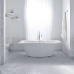 dizajn beloj vannoj komnaty 56 150x150 - Белая ванная комната: дизайн интерьера