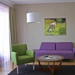 Фиолетово-зеленая мебель