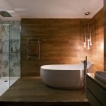 dizajn vannoj pod derevo 4 150x150 - Дизайн ванной комнаты под дерево: +70 фото