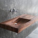 dizajn vannoj pod derevo 55 150x150 - Дизайн ванной комнаты под дерево: +70 фото