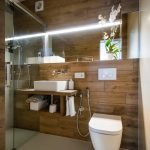 dizajn vannoj pod derevo 74 150x150 - Дизайн ванной комнаты под дерево: +70 фото