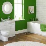 Зеленые стены в ванной