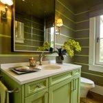 Сочетание светло-зеленого и серого в дизайне ванной