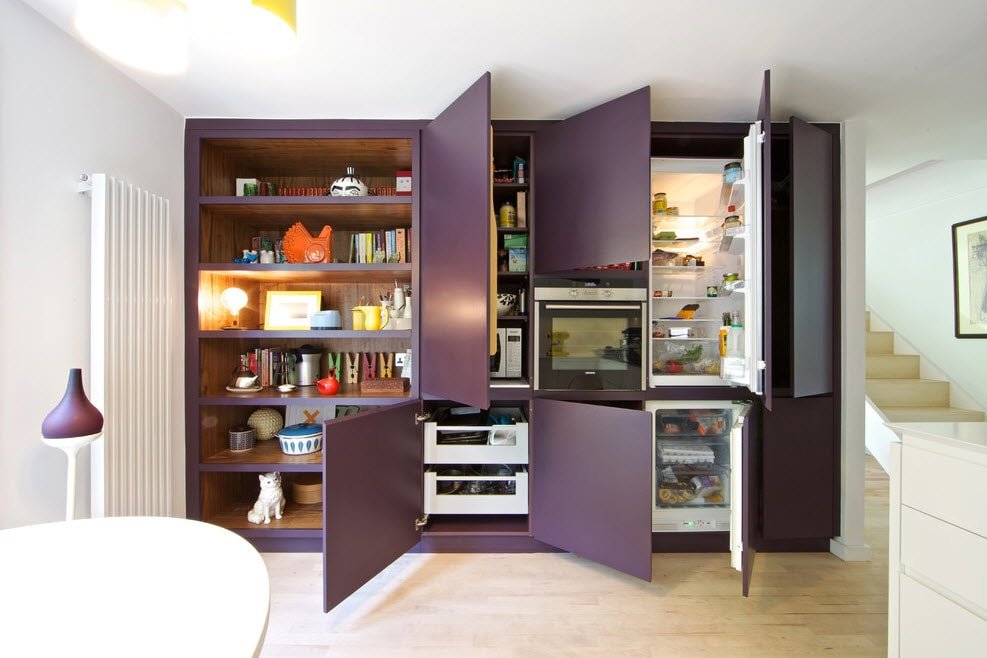 Встроенный холодильник в кухню