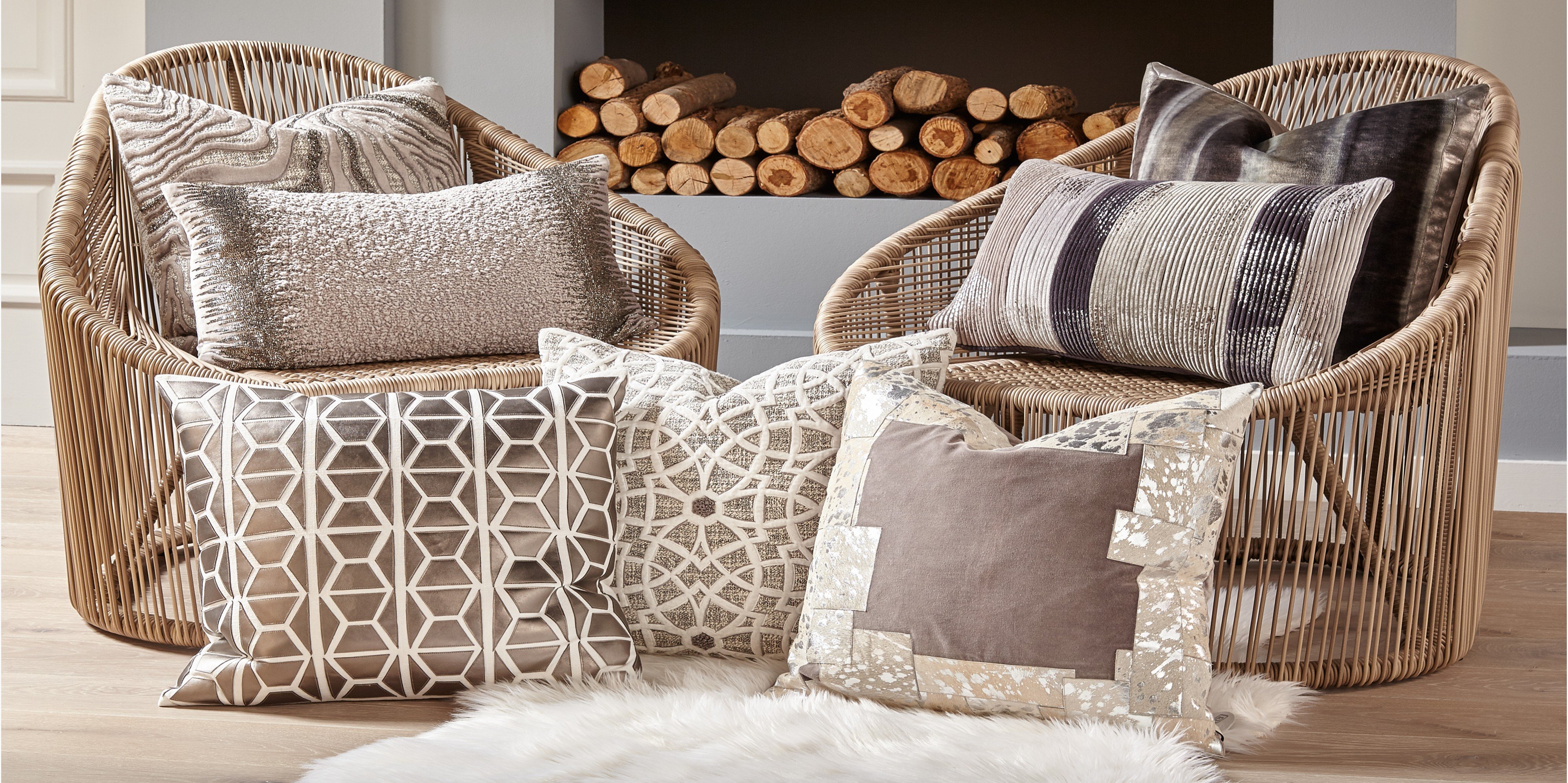 Подушка с вышивкой – традиционные текстильные украшения для уюта в доме