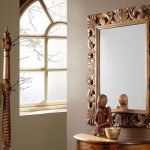 Деревянное зеркало для дачи